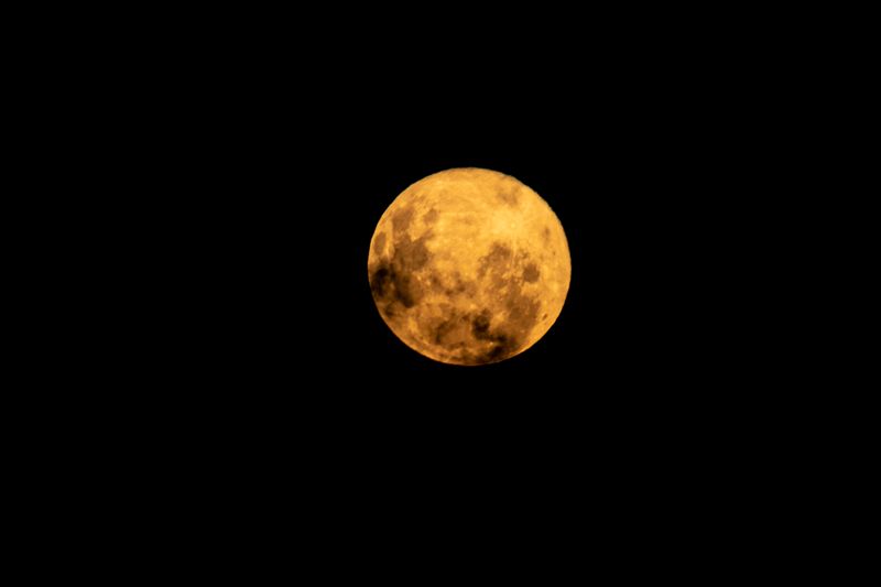 Mesačný horoskop – pravidelné astrologické prehľady